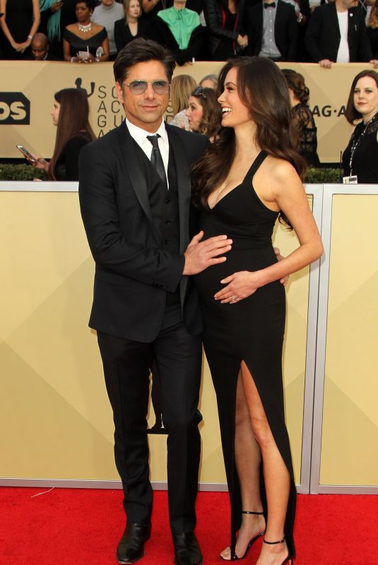 Pregnant CAITLIN MCHUGH at Screen Actors Guild Awards 2018 in Los Angeles 01/21/2018