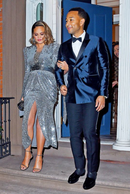 Pregnant CHRISSY TEIGEN and John Legend Heading to Grammy