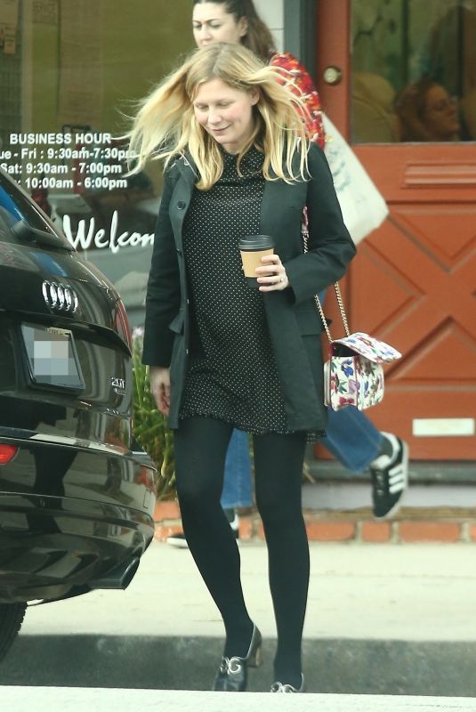Pregnant KIRSTEN DUNST Out and About in Toluca Lake 01/19/2018