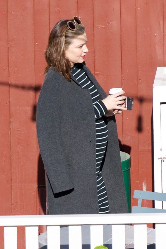 Pregnant MIRANDA KERR Out for Lunch in Brentwood 01/21/2018