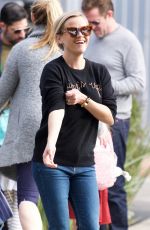 REESE WITHERSPON Out in Los Angeles 01/25/2018