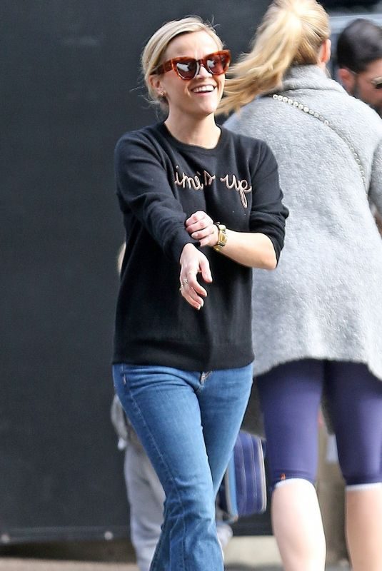 REESE WITHERSPON Out in Los Angeles 01/25/2018