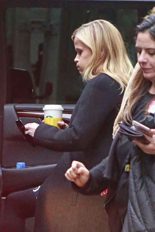 REESE WITHERSPOON at Starbucks in Los Angeles 01/29/2018
