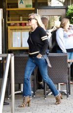 REESE WITHERSPOON Heading to a Spa in Brentwood 01/25/2018