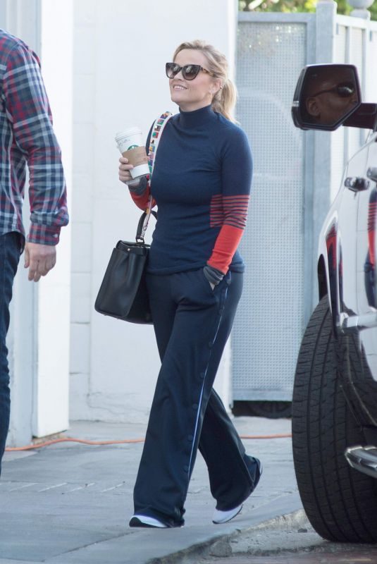 REESE WITHERSPOON Heading to a Studio in Los Angeles 01/24/2018