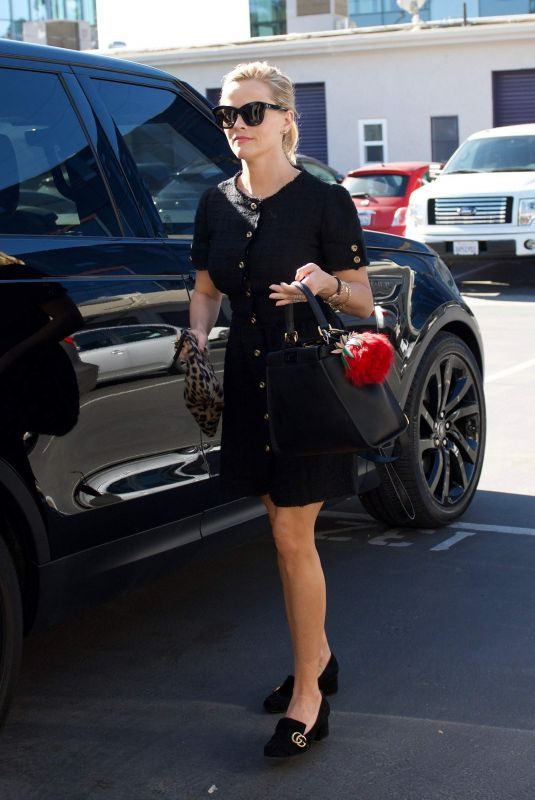 REESE WITHERSPOON Heading to Her Office in Brentwood 01/22/2018