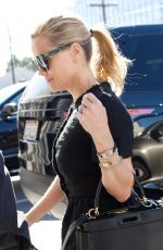 REESE WITHERSPOON Heading to Her Office in Brentwood 01/22/2018