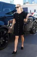 REESE WITHERSPOON Heading to Her Office in Brentwood 01/22/2018