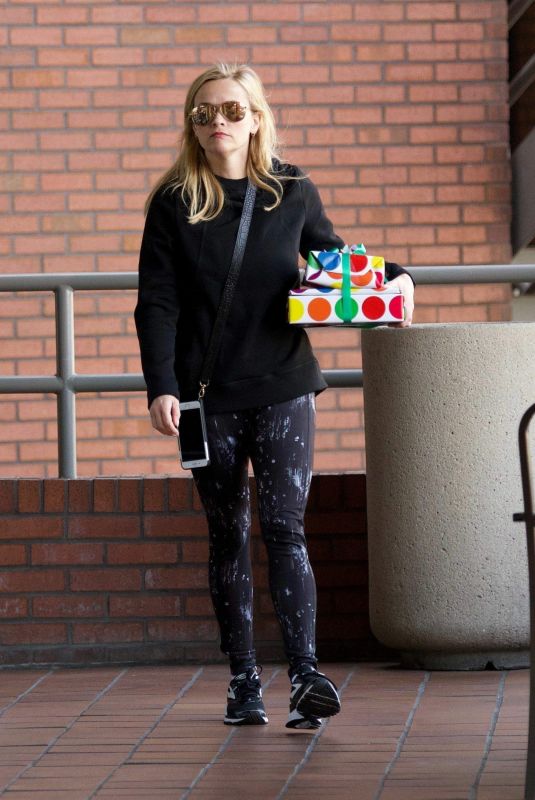 REESE WITHERSPOON Out in Brentwood 01/27/2018