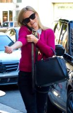 REESE WITHERSPOON Out in Los Angeles 01/23/2018