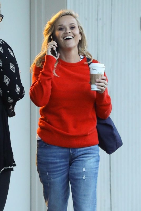 REESE WITHERSPOON Out in West Hollywood 01/05/2018