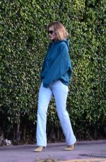 ROSIE HUNTINGTON-WHITELEY Leaves Photoshoot in Miami 01/07/2018