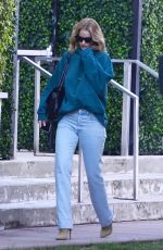 ROSIE HUNTINGTON-WHITELEY Leaves Photoshoot in Miami 01/07/2018