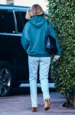 ROSIE HUNTINGTON-WHITELEY Leaves Photoshoot in Miami 01/07/2018