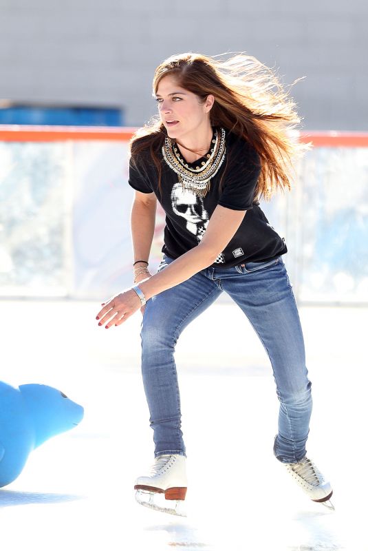 SELMA BLAIR Ice Skating in Los Angeles 01/03/2018