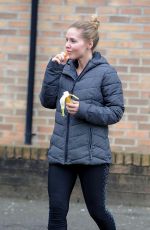 STEPHANIE WARING Leaves Dancing on Ice Hotel 01/09/2018