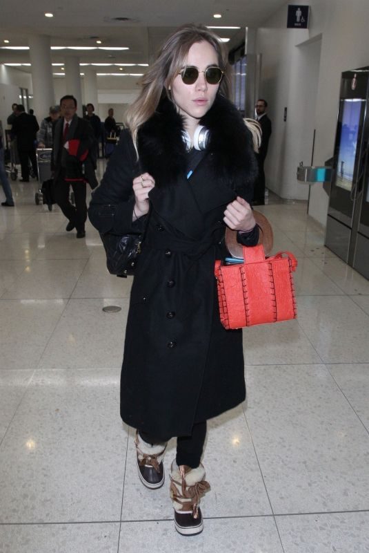 SUKI WATERHOUSE at Los Angeles International Airport 01/22/2018