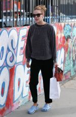 TALLULAH WILLIS Shopping at Sportie LA on Melrose Avenue in Los Angeles 01/30/2018