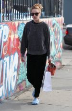 TALLULAH WILLIS Shopping at Sportie LA on Melrose Avenue in Los Angeles 01/30/2018