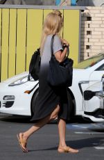 TYRA BANKS Leaves a Brunch with Her Mother in Venice 01/16/2018