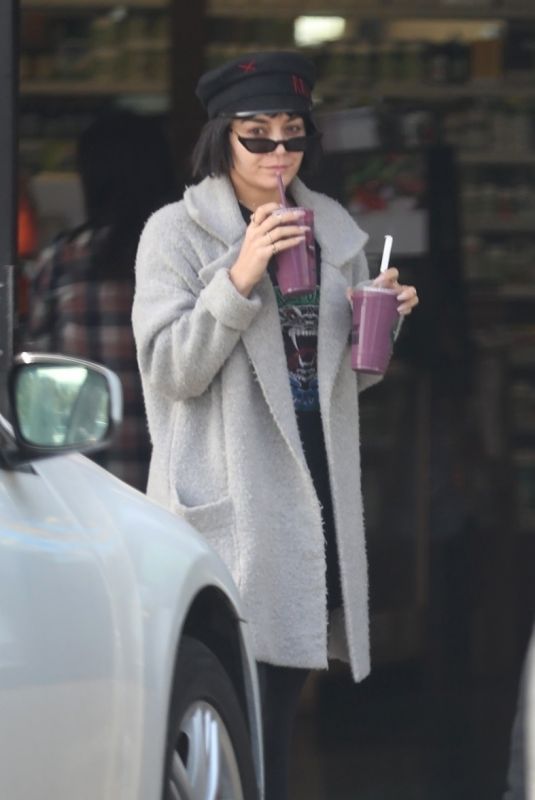 VANESSA HUDGENS Leaves Earthbar in Los Angeles 01/16/2018