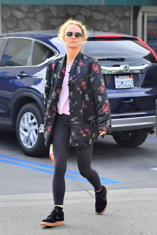 VANESSA PARADIS Shopping at Whole Foods in Studio City 01/16/2018