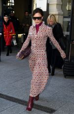 VICTORIA BECKHAM Arrives in Paris 01/17/2018