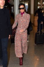 VICTORIA BECKHAM Arrives in Paris 01/17/2018