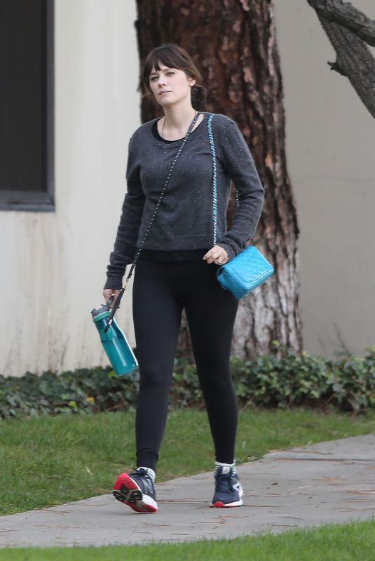 ZOOEY DESCHANEL Heading to a Gym in Los Angeles 01/10/2018