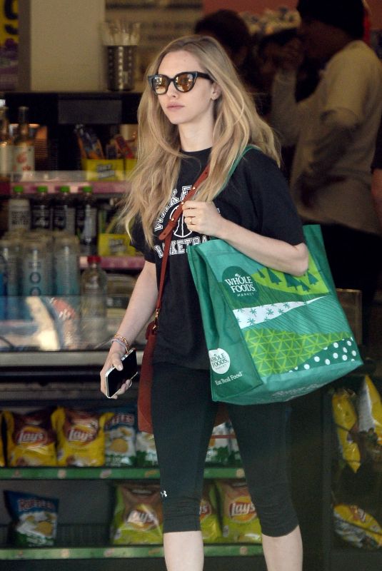 AMANDA SEYFRIED Shopping at Whole Foods in Los Angeles 02/18/2018
