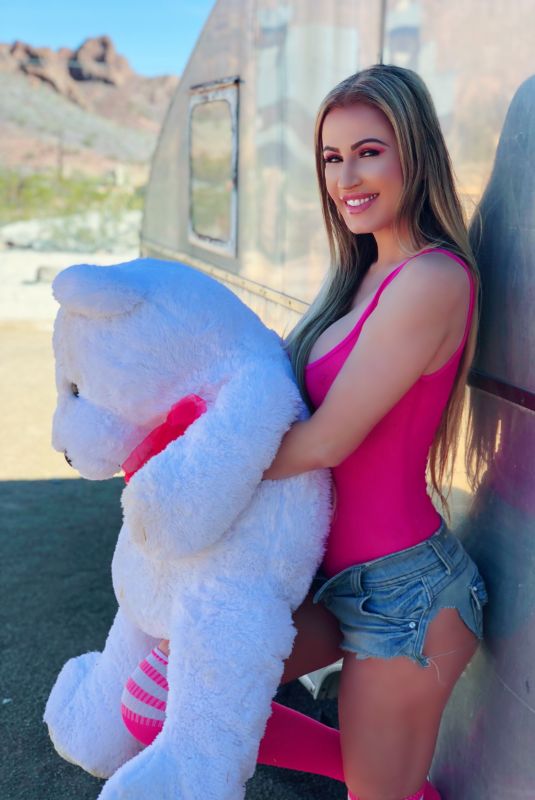 ANA BRAGA Celebrates Valentine