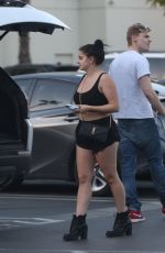 ARIEL WINTER Shopping at Bed Bath and Beyond in Los Angeles 02/07/2018