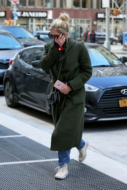 ASHLEY BENSON Arrives at Her Apartment in New York 02/02/2018