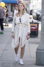 CHIARA FERRAGNI Out and About in Los Angeles 02/04/2018