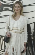 CHIARA FERRAGNI Out and About in Los Angeles 02/04/2018