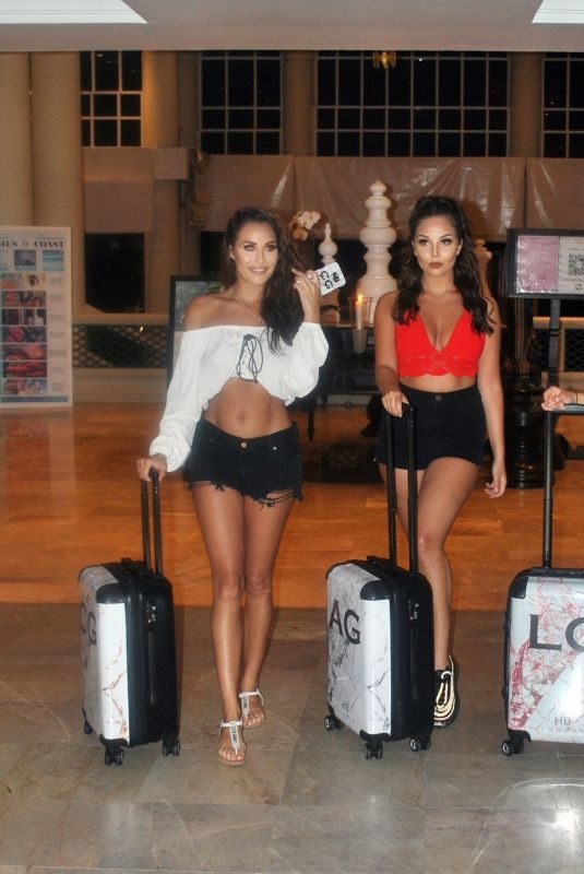 CHLOE, AMELIA and LAURYN GOODMAN Arrives in Thailand 02/02/2018