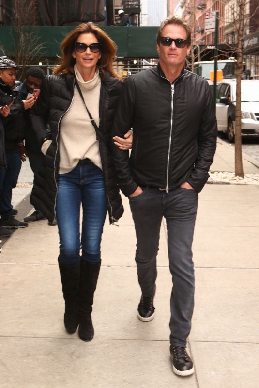 CINDY CRAWFORD and Rande Gerber on Valentine