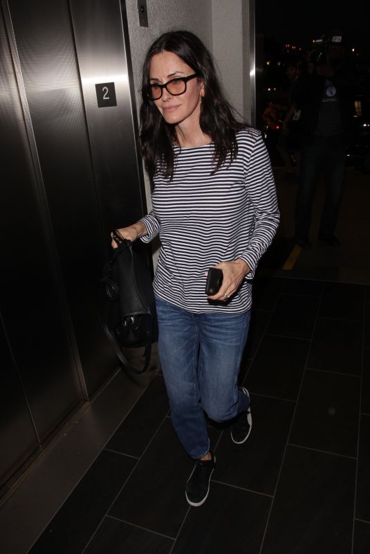 COURTENEY COX at Los Angeles International Airport 02/16/2018
