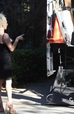 COURTNEY STODDEN Moves Out of Her Apartment into a $3 Million Home in Beverly Hills 02/01/2018