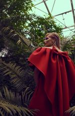 DANIELA PESTOVA for Valentino Spring/Summer 2018