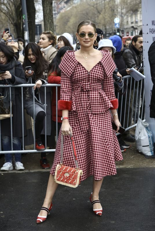 DANIELLE BERNSTEIN Arrives at Fendi Fashion Show in Milan 02/22/2018