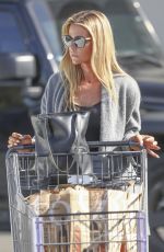 DENISE RICHARDS Shopping at Bristol Farms in Woodland Hills 02/02/2018