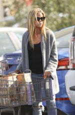 DENISE RICHARDS Shopping at Bristol Farms in Woodland Hills 02/02/2018