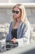 DENISE RICHARDS Shopping at Bristol Farms in Woodland Hills 02/02/2018