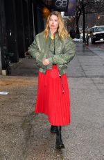 DOUTZEN KROES Arrives at a Hair Salon in New York 02/07/2018