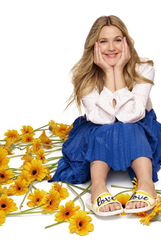 DREW BARRYMORE for Drew Barrymore Crocs Color Block Collection, January 2018