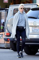 ELIZABETH BANKS Shows New Bleached Blonde Hair in Studio City 02/25/2018