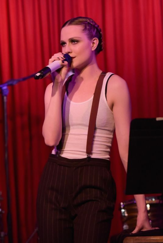 EVAN RACHEL WOOD Performs at Hotel Cafe 02/15/2018