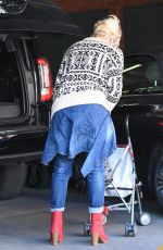 GWEN STEFANI Out and About in Los Angeles 02/20/2018