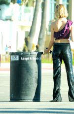 HAILEY VLAUSON Out in Huntington Beach 01/31/2018